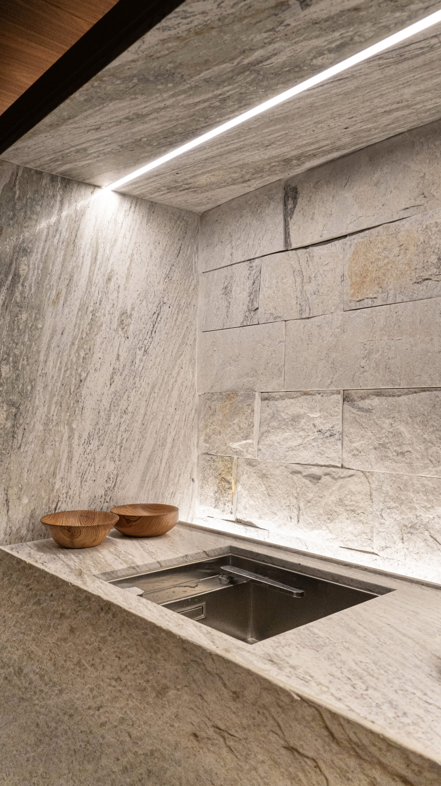 White Carioca - Image 7